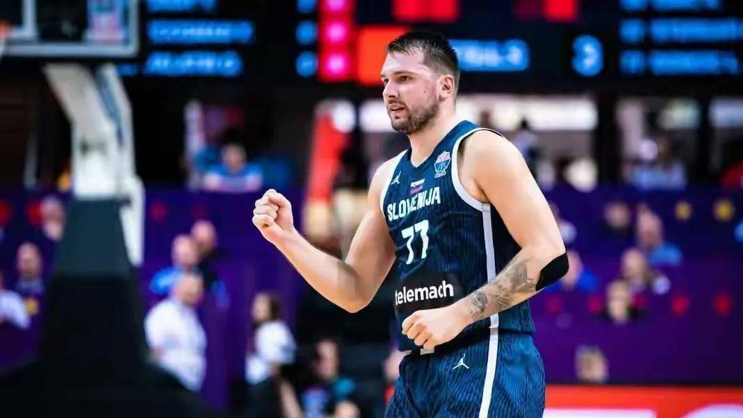 东契奇在阿森纳比赛中反败为胜，重返赛场引发热议！观众掌声雷动的简单介绍-九游娱乐官方